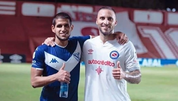Luis Abram y Emanuel Herrera intercambiaron algunas palabras tras el duelo entre Vélez y Argentinos Juniors. (Foto: Instagram)