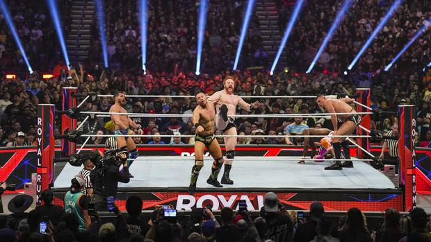 Un luchador es eliminado cuando es arrojado por encima de la tercera cuerda. (Foto: WWE)