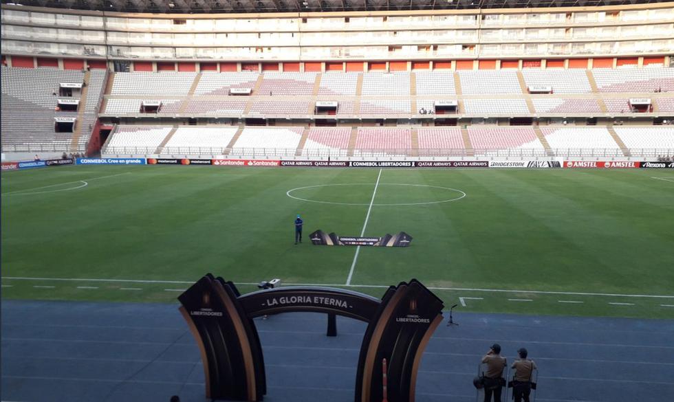 Así luce el gramado del Estadio Nacional para el encuentro de hoy. (Foto: @DeporteTotal780)