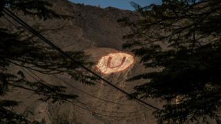 Universitario de Deportes: hinchas pintaron una 'U' gigante en el cerro aledaño al Monumental