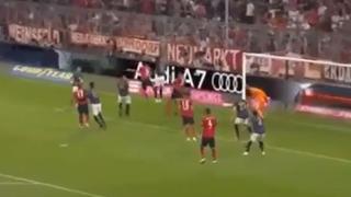 Un rascacielos: Javi Martínez anotó de cabeza primer gol del Bayern contra el Manchester United [VIDEO]