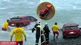 Video viral: chofer sale ileso tras caer con su vehículo al mar