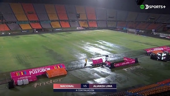 El gramado del estadio Atanasio Girardot está muy dañado por las lluvias. (Foto: Captura de DSports)