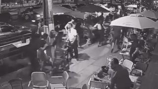 Creyeron que era un robo: ven pasar a grupo de Crossfit corriendo y huyen de restaurante [VIDEO]