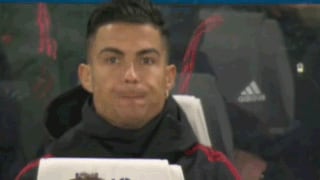 La cara de Cristiano Ronaldo al estar en la banca en el Manchester United vs. Chelsea