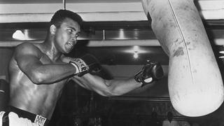 Muhammad Ali: un día como hoy se negó a combatir en la Guerra de Vietnam y lo despojaron de sus títulos