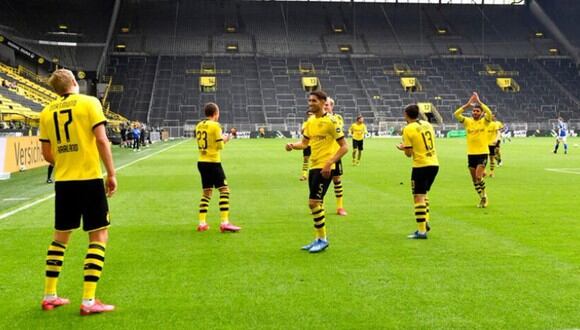 Así celebró Haaland con sus compañeros del Dortmund el 1-0 ante el Schalke. (Foto: Getty)