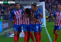 Desde los doce pasos: de penal, Vega marcó el 1-1 en el Chivas vs. Cruz Azul [VIDEO]