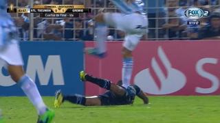 Estreno del VAR: el pisótón y roja a Gervasio Nuñez en Atlético Tucumán vs. Gremio