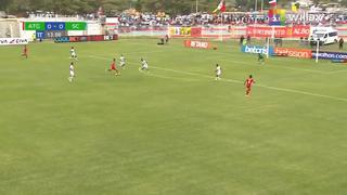 Fernández no tenía nada que hacer: el disparo al palo de Grimaldo en Sporting Cristal vs. Grau