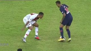 Entró y se cayó: el intento de lujo de Neymar que lo dejó tirado con dolor en el suelo [VIDEO]