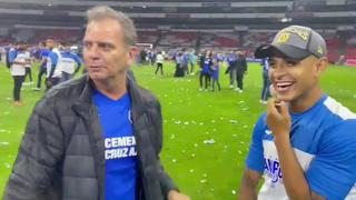 Final inesperado: hinchas invadieron entrevista a Yotún tras campeonar con Cruz Azul [VIDEO]