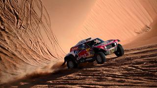 ¡Le dio una mano! Peterhansel ganó la Etapa 11, pero Carlos Sainz se perfila para ganar el Dakar 2020