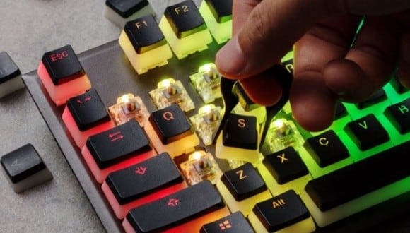 Cómo limpiar un teclado gaming y dejarlo como nuevo
