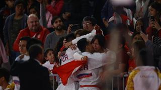 ¡Orgullo nacional! La emotiva celebración del equipo de kata masculino al ganar la medalla de oro en Lima 2019 [VIDEO]