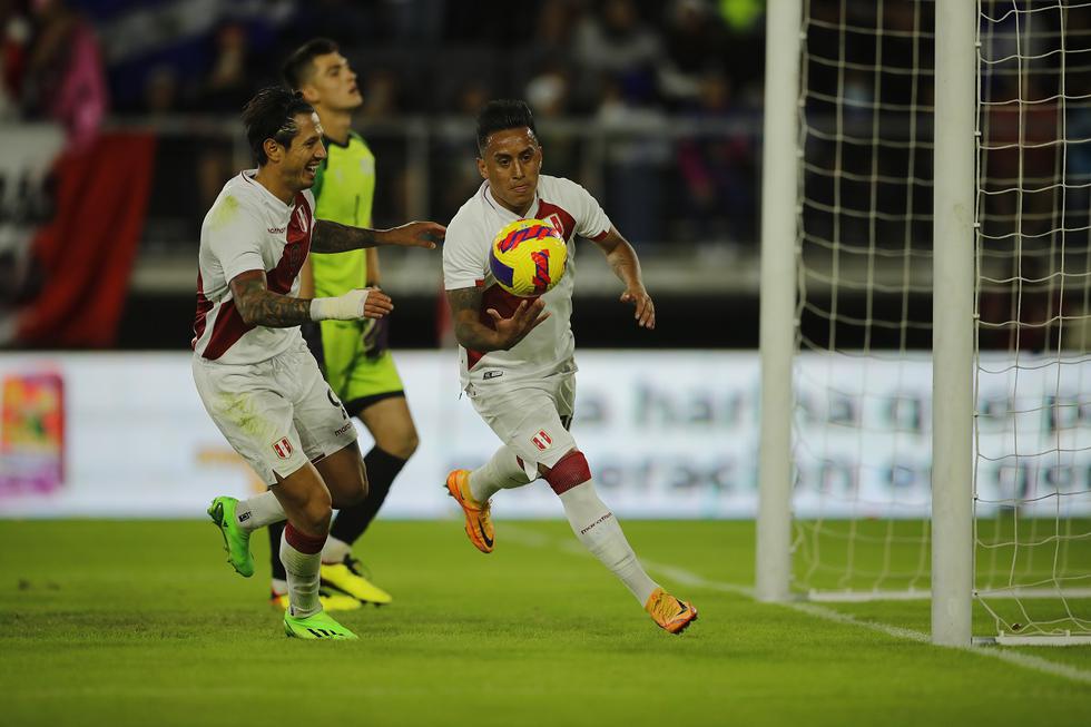 El 27 de setiembre del 2022, Christian Cueva anotó su gol número 16 con la Selección Peruana: fue en el triunfo por 4-1 sobre El Salvador. Con este tanto, 'Aladino' iguala a Franco Navarro en la tabla de artillero de la blanquirroja. (Foto GEC / Daniel Apuy)