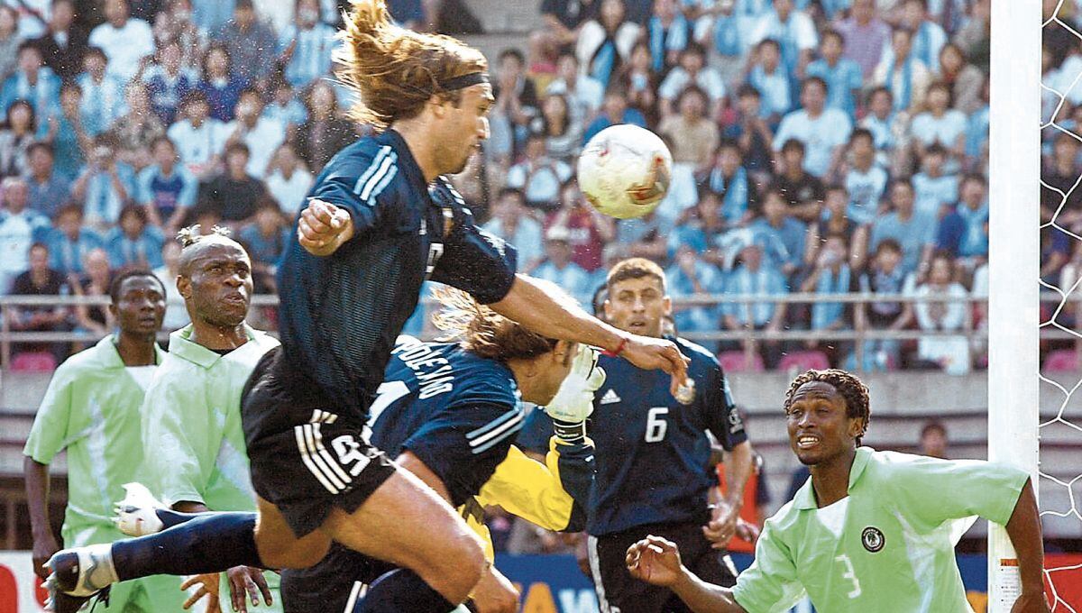 Gabriel Batistuta anotó diez goles en tres mundiales. El último fue en el arco de Nigeria.