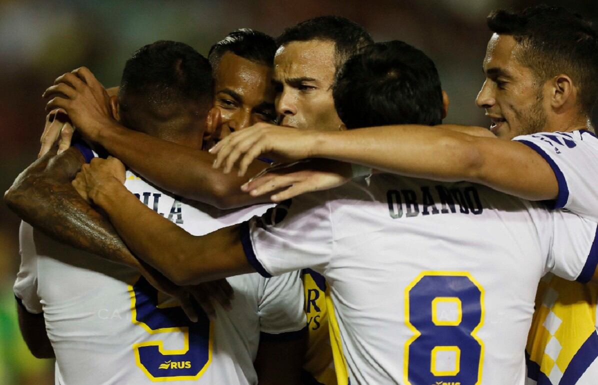 Con Carlos Zambrano: Miguel Ángel Russo confirmó a sus concentrados para definir el título de la Superliga argentina. (AFP)