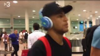 Neymar llegó a Barcelona y no dio ninguna pista sobre futuro [VIDEO]
