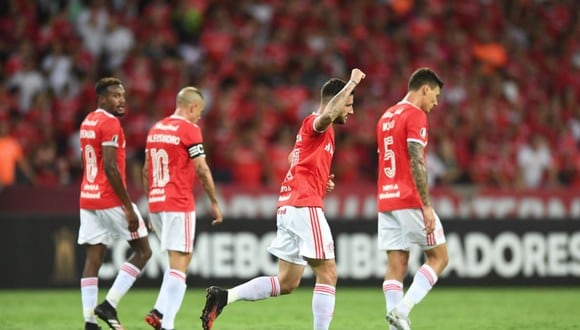 Internacional derrotó 2-0 a la Universidad de Chile y clasificó a la Fase 3 de la Copa Libertadores 2020.