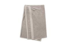 Balenciaga lanzó una falda que parece toalla: ¿cuál es su precio?