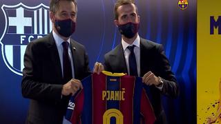 Barcelona: Pjanić llega a España y alaba a Lionel Messi