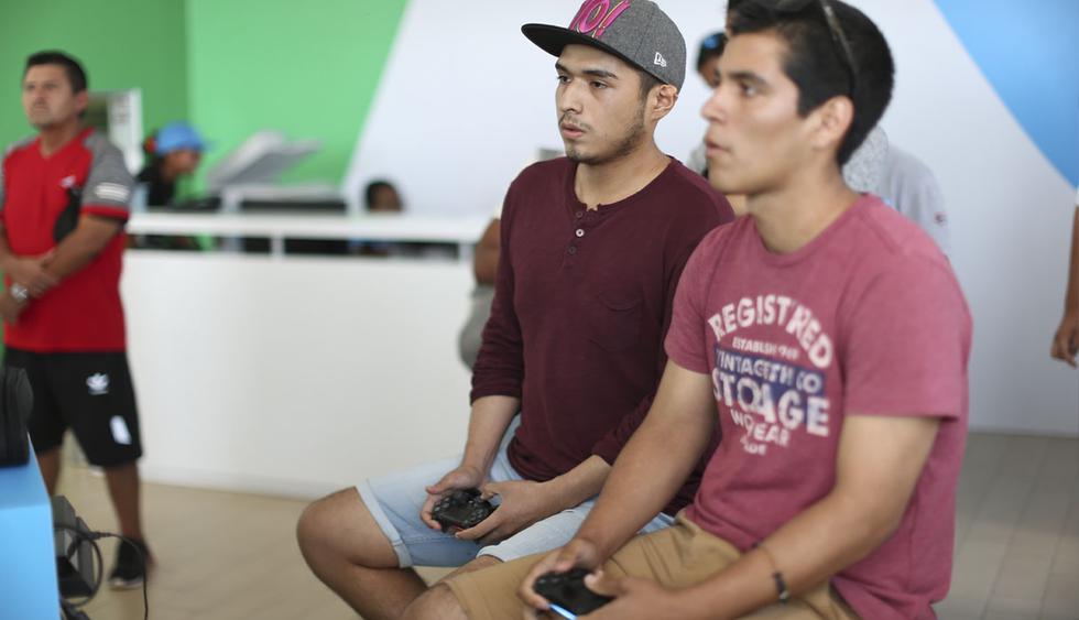 ¡GUARDA AHÍ! Es clásica esa imagen de quien se salva por un pelo o que está a punto de meterla en el fondo de la red. Así hubo varias postales los sábados de febrero en el Boulevard de Asia.