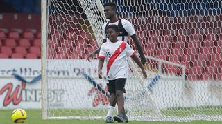 Christian Ramos la pasa bien en México: su hijo llegó con camiseta de la Selección Peruana al entrenamiento