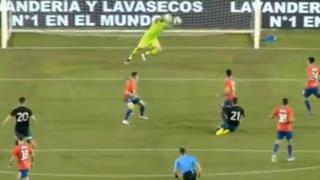 ¡Se hizo extrañar! La brutal atajada de Bravo para evitar el 1-0 de Dybala en amistoso internacional [VIDEO]