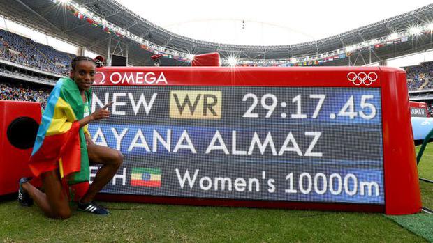 La etíope Almaz Ayana estableció un nuevo récord mundial en Río 2016. (Getty)