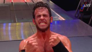 ¡Siguen sumando! Roderick Strong le dio la tercera victoria a NXT en Survivor Series 2019 tras derrotar a AJ Styles y Shinsuke Nakamura [VIDEO]