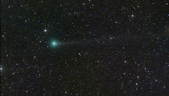 Esta imagen publicada por la NASA el 6 de septiembre de 2023 muestra al cometa Nishimura en un lugar no revelado en el espacio (Foto: Dan Bartlett / NASA / AFP)