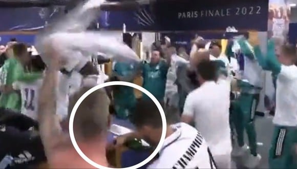 Hazard y su intento por darle champagne al hijo de Kroos. (Fuente: RMTV)
