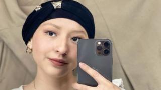 Muchacha celebró sus 19 años revelando que venció el cáncer por segunda vez