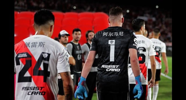 Las postales del homenaje de River Plate por el Año Nuevo Chino en duelo ante Banfield. (Foto: River Plate / AFP)
