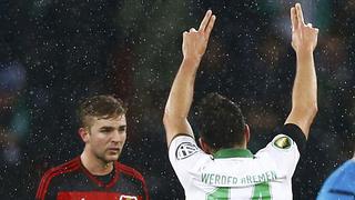 Werder Bremen venció 3-1 al Bayer Leverkusen con gol de Claudio Pizarro por Copa Alemana