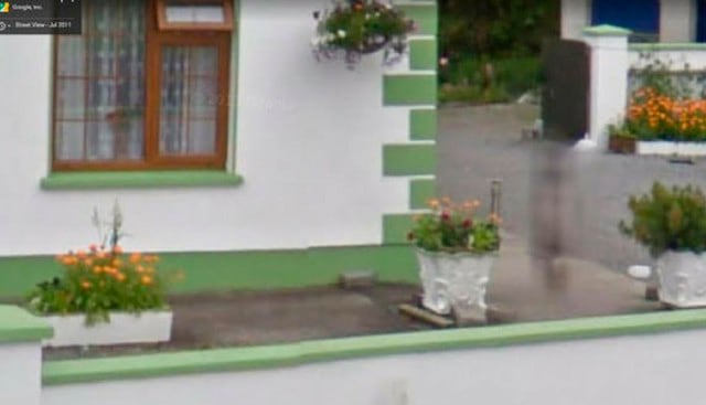 Un usuario halló una tierna escena en la ciudad irlandesa de Longford en el Street View, pero luego fue difuminada. (Foto: Google Maps)