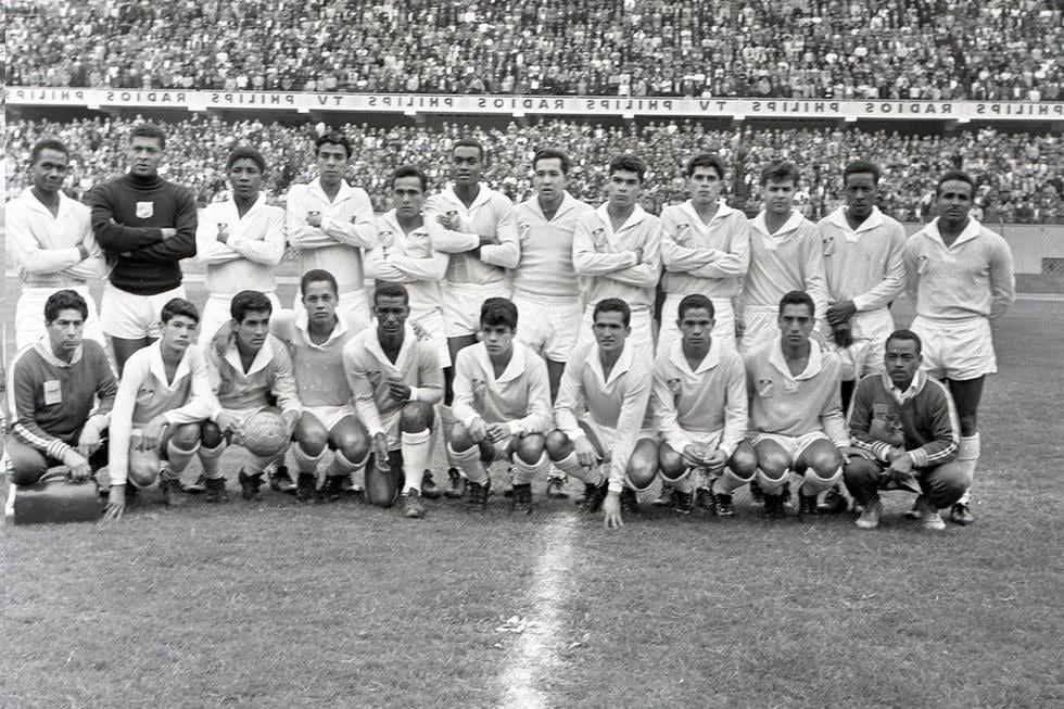 El 25 de julio Sporting Cristal y F.C. Barcelona de España jugaron en el Estadio Nacional de Lima. Con la presencia de Alberto Gallardo que vino de Italia, con la presencia de ‘Didí’ en cancha y por última vez como DT., el cuadro bajopontino jugó de manera benéfica por la tragedia que ocurrió en el Estadio Nacional durante el partido de Perú contra Argentina del 24 de mayo de 1964, donde murieron 328 personas y hubo 500 heridos.