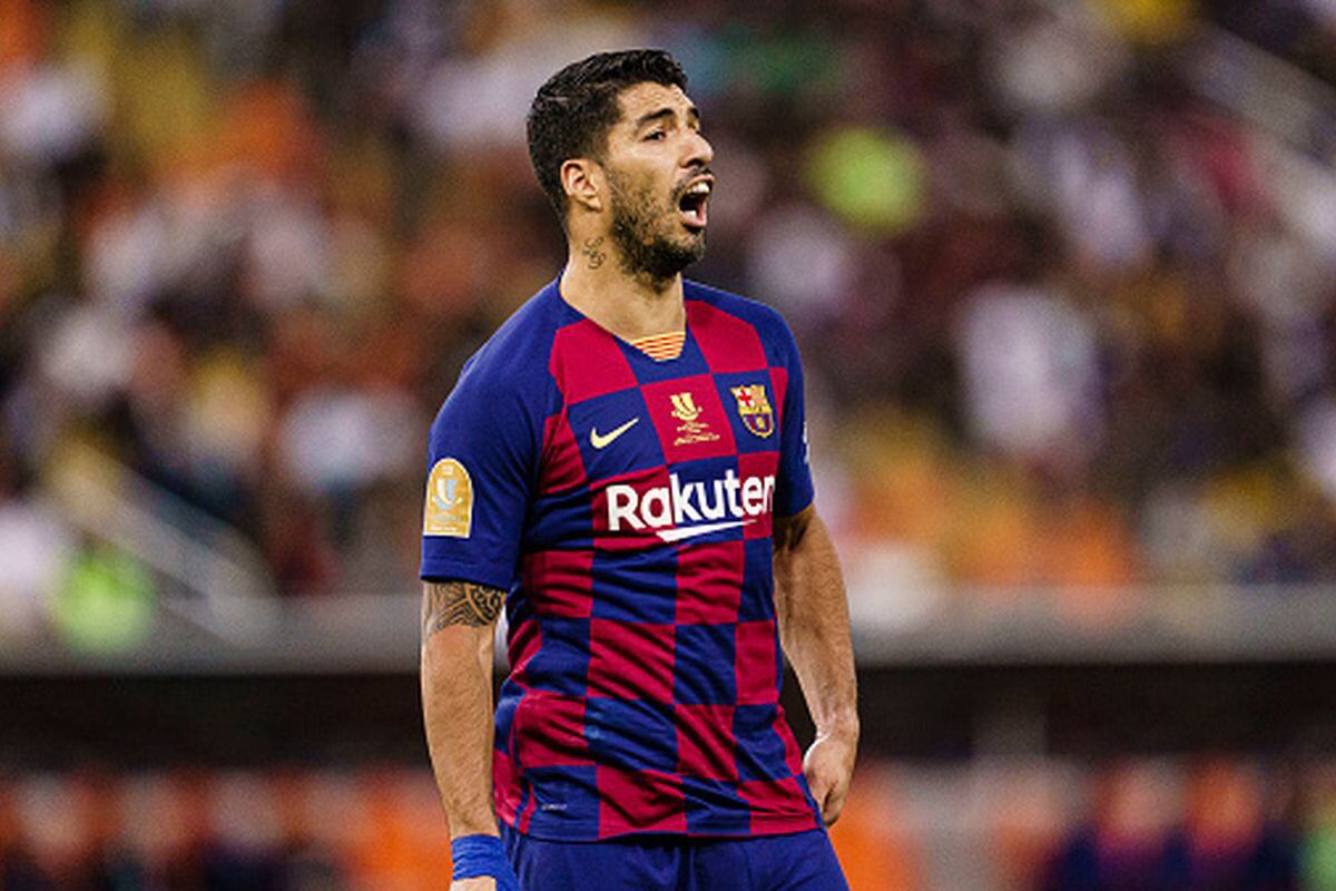Luis Suárez bien podría perderse lo que resta de temporada en Barcelona. (Foto: Getty)