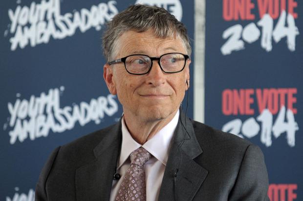 Bill Gates participa el 1 de abril de 2014 en París, en la presentación del lanzamiento de "Embajadores de una juventud"un programa que reúne a 100 jóvenes voluntarios europeos que lucharán contra la pobreza extrema (Foto: Eric Piermont / AFP)