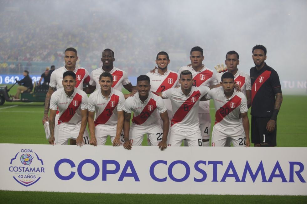 Perú tiene 898 futbolistas profesionales y 30 clubes profesionales según la FIFA. (Foto: Agencias)
