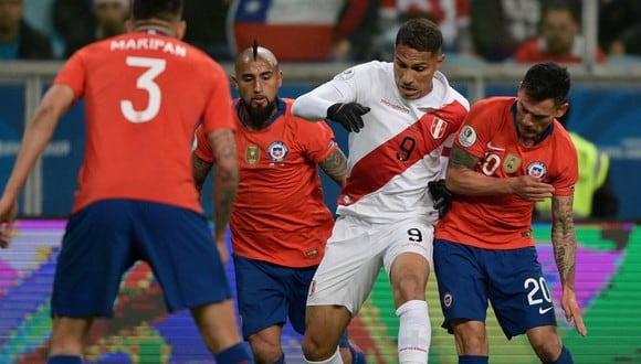 Follow the Chile vs Peru match live from Fanatiz in the United States for matchday 3 of the 2026 World Cup Qualifiers. (Photo: AFP)