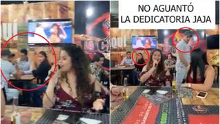 Mujer encuentra a su ex con su nueva pareja y le dedica una lacrimógena canción