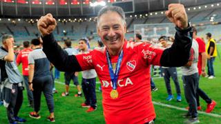 El enemigo en casa: Holan no va más como técnico de Independiente por culpa de los ultras