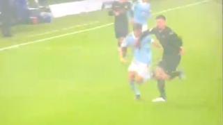 Se le complica a Koeman: Lenglet, expulsado en el Barcelona vs Celta por un codazo a Suárez [VIDEO]