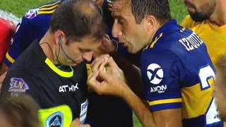 ¡Dos amarillas en cinco minutos! La expulsión de Carlos Izquierdoz en el Boca vs. Independiente