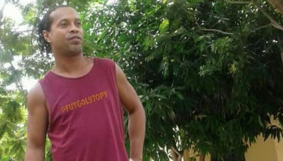 Ronaldinho tenía la prohibición de salir de Brasil por una deuda millonaria con el fisco. (Captura)