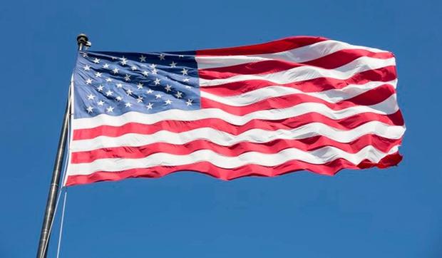 La bandera de Estados Unidos al viento (Foto: Freepik)
