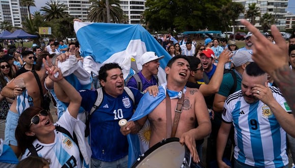 Alberto Fernández se pronunció sobre el desempeño de la selección de su país, mientras los argentinos esperan que se decrete feriado el 19 de diciembre (Foto:EFE).