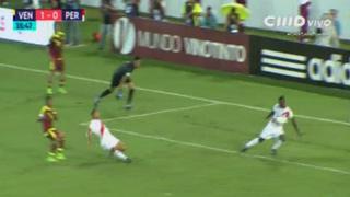 La heroica salvada de Christian Ramos cerca a la línea de gol ante Venezuela [VIDEO]